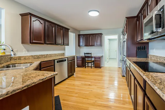 $499,900 | 49433 North Glacier, Northville, MI 48168