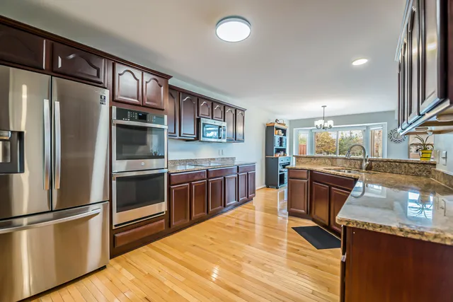 $499,900 | 49433 North Glacier, Northville, MI 48168