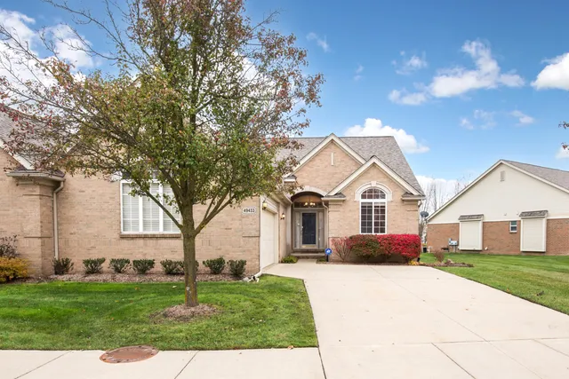 $499,900 | 49433 North Glacier, Northville, MI 48168