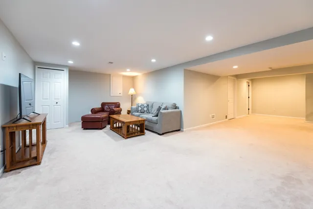 $499,900 | 49433 North Glacier, Northville, MI 48168