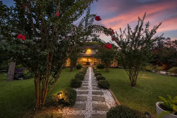 $3,800 | 5526 Darschelle Drive, Houston, TX 77069