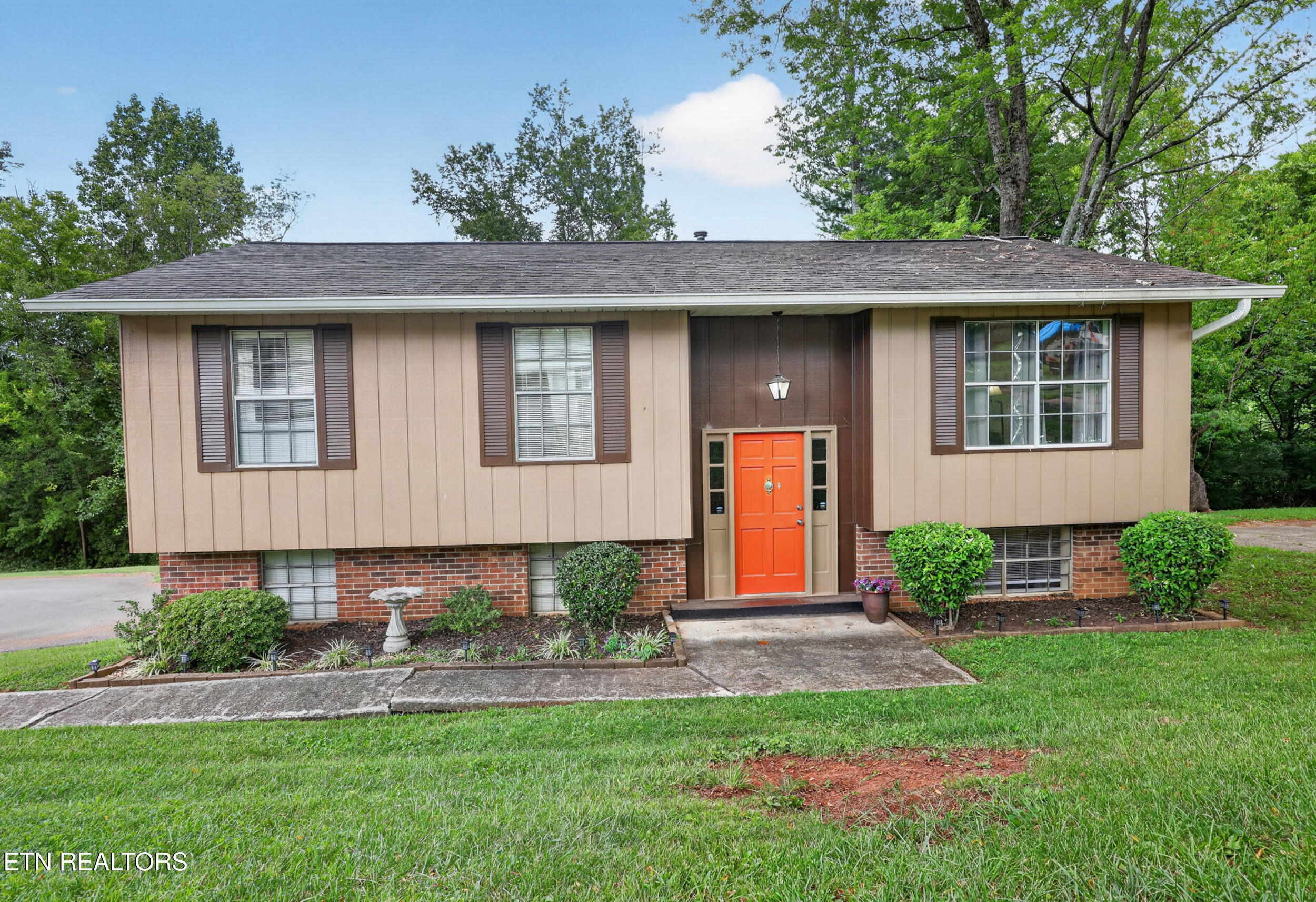 2220 Highland Road Maryville, TN 37801 - Photo 1 of 32 IMG_0999