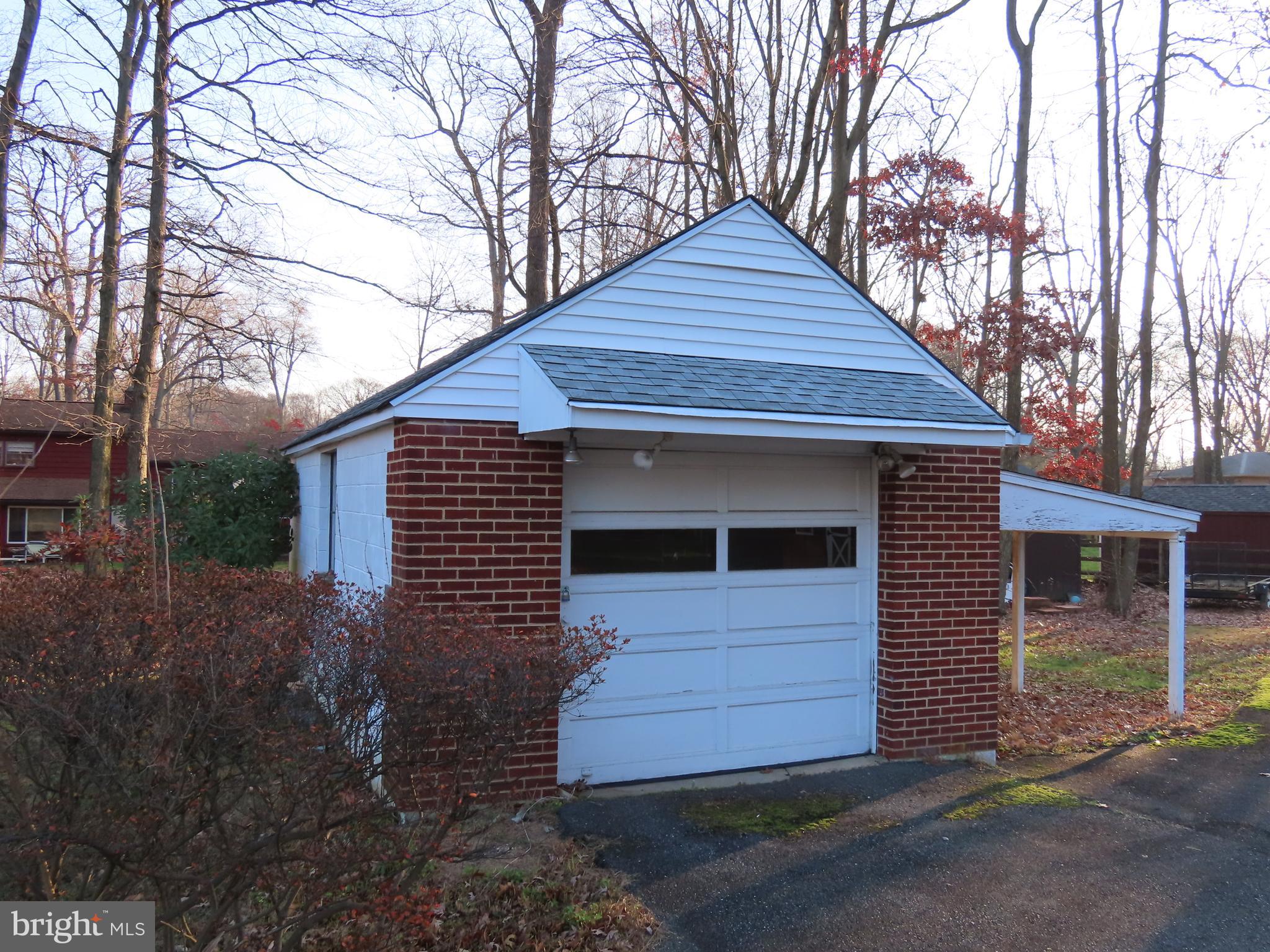 2011 Marsh Road Wilmington, DE 19810 - Photo 18 of 18 Detached garage