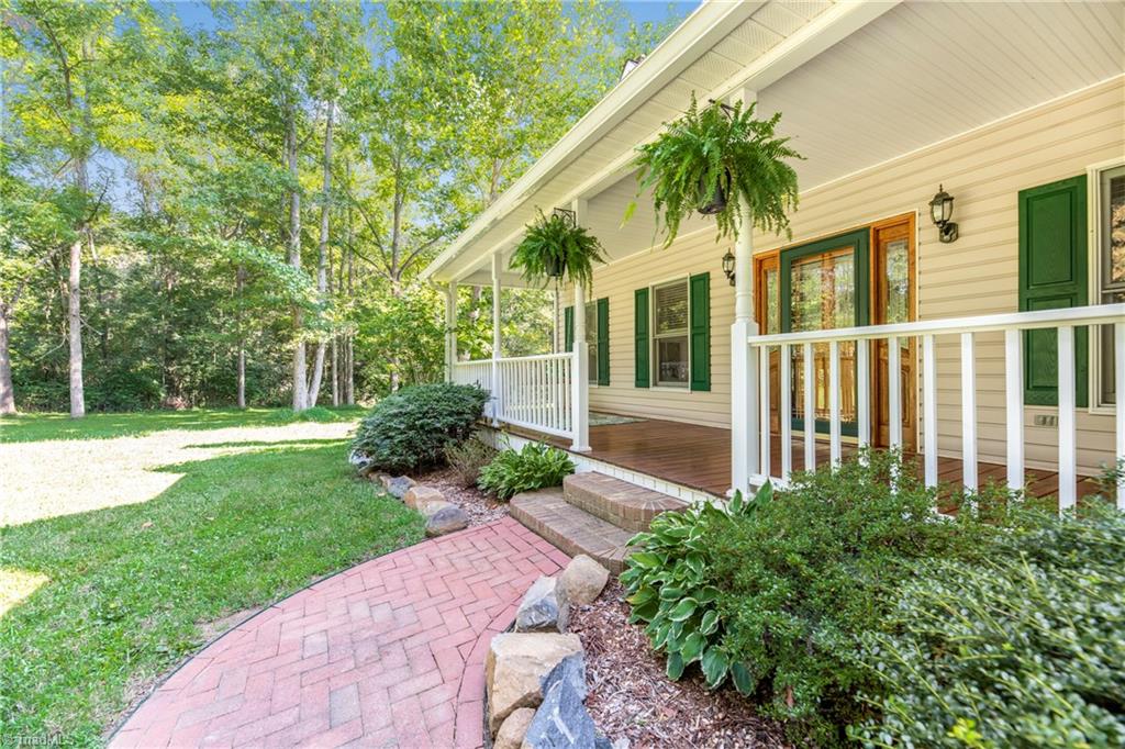 842 Farmington Road Mocksville, NC 27028 - Photo 5 of 50 Gallery Image 5