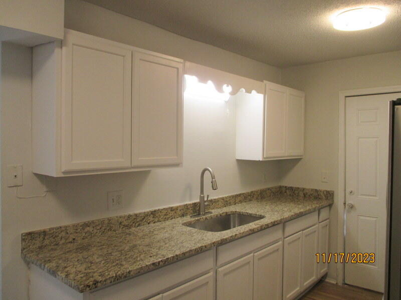 30 Drake Street Charleston, SC 29403 - Photo 2 of 11 IMG_4918