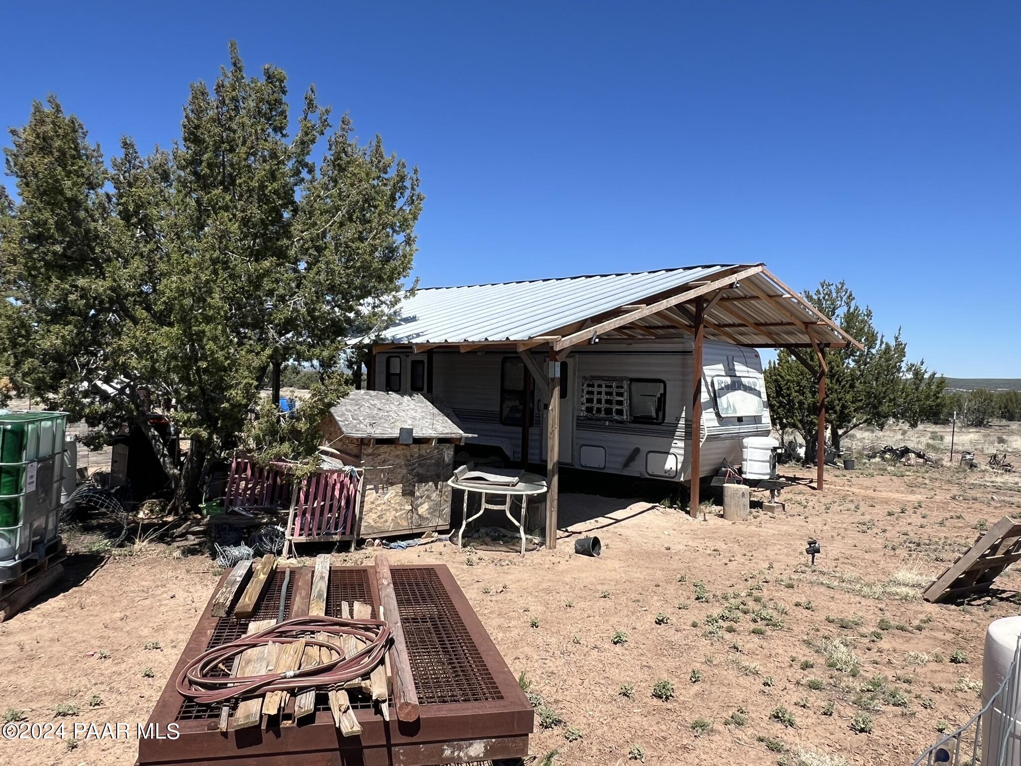 228 Flying Wrench Road Ash Fork, AZ 86320 - Photo 6 of 16