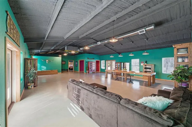 a view of a studio with an empty space