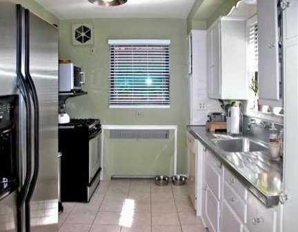 667 Beverly Road Mt. Lebanon, PA 15243 - Photo 2 of 8 Kitchen.