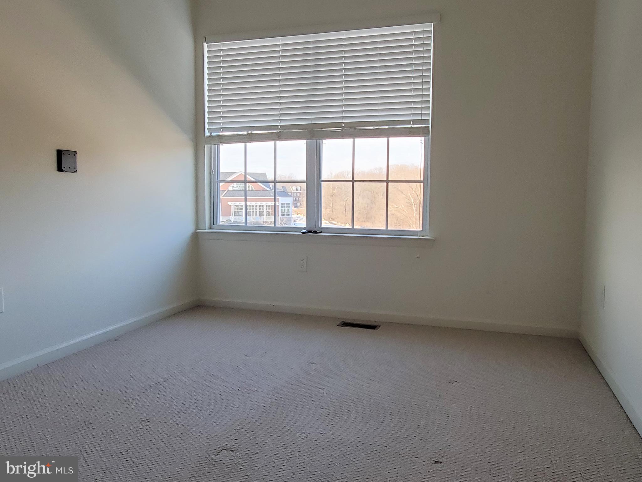 327 Lenape Way Claymont, DE 19703 - Photo 16 of 17