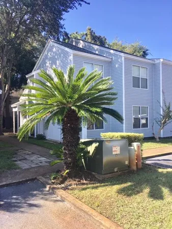 $1,575 | 31 Park Circle Southeast, Unit 18, Fort Walton Beach, FL 32548