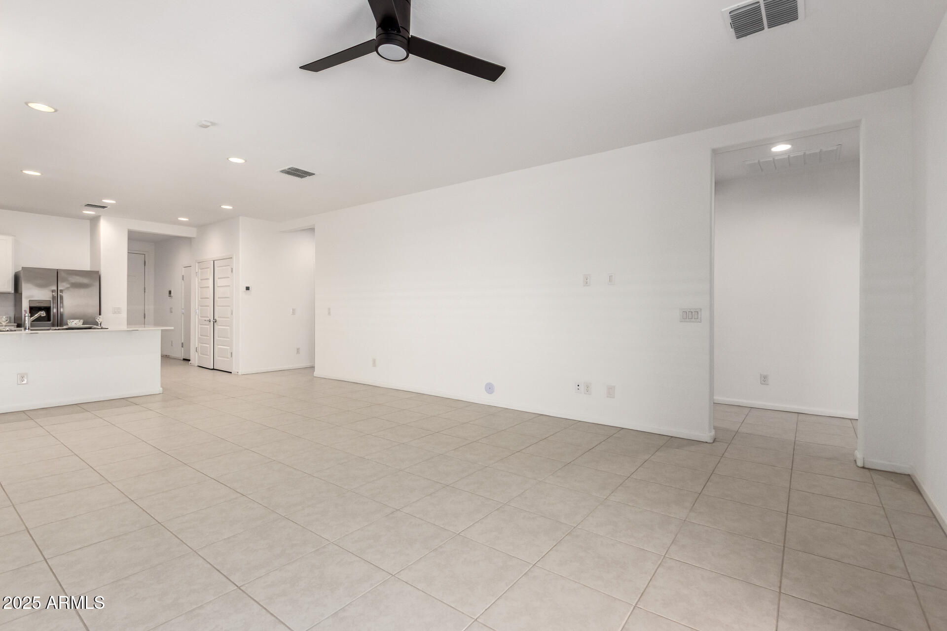 12524 West Trumbull Road Avondale, AZ 85323 - Photo 9 of 34