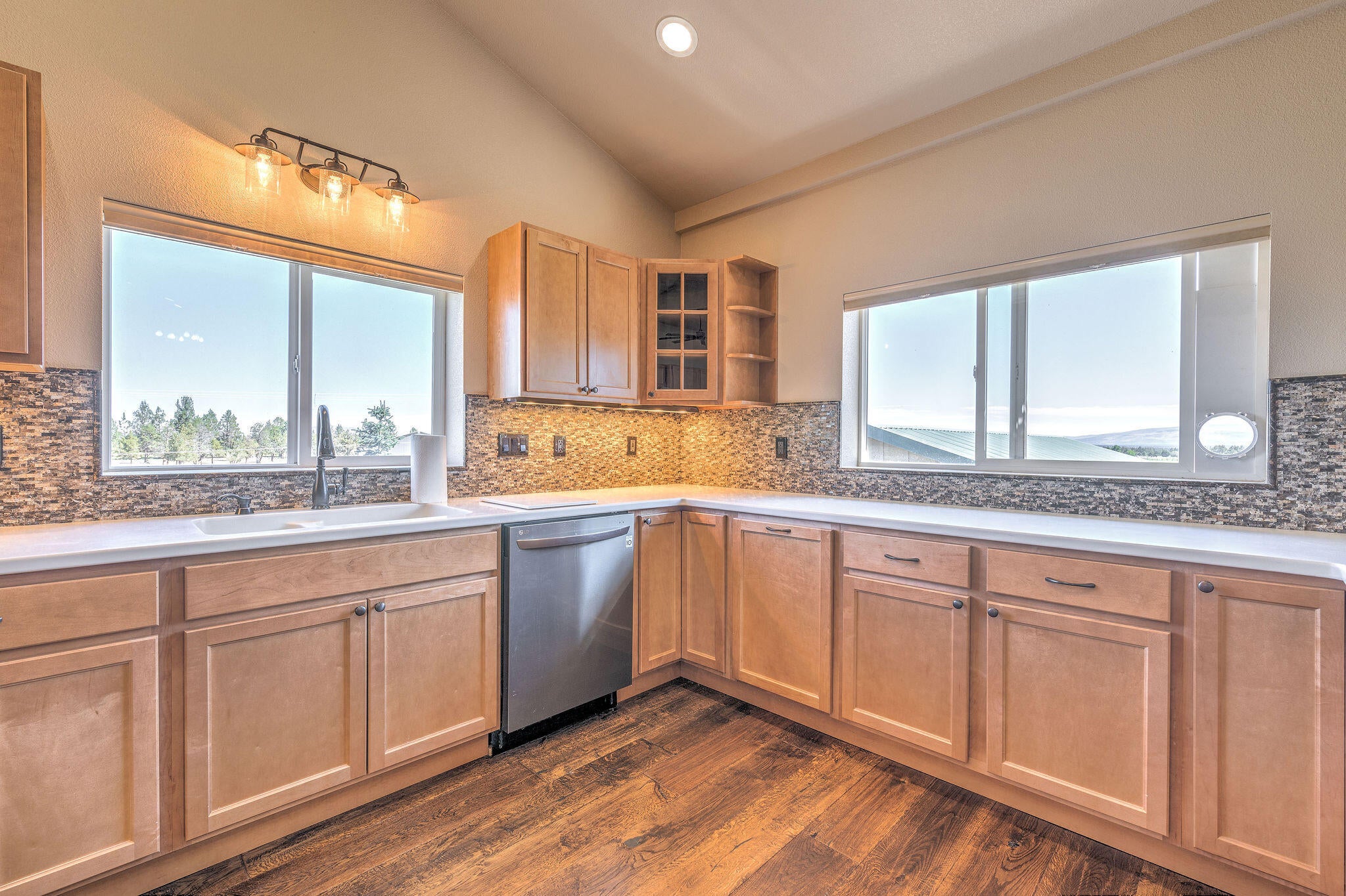 23770 Dodds Road Bend, OR 97701 - Photo 46 of 90 090A0793_4_5_6_7