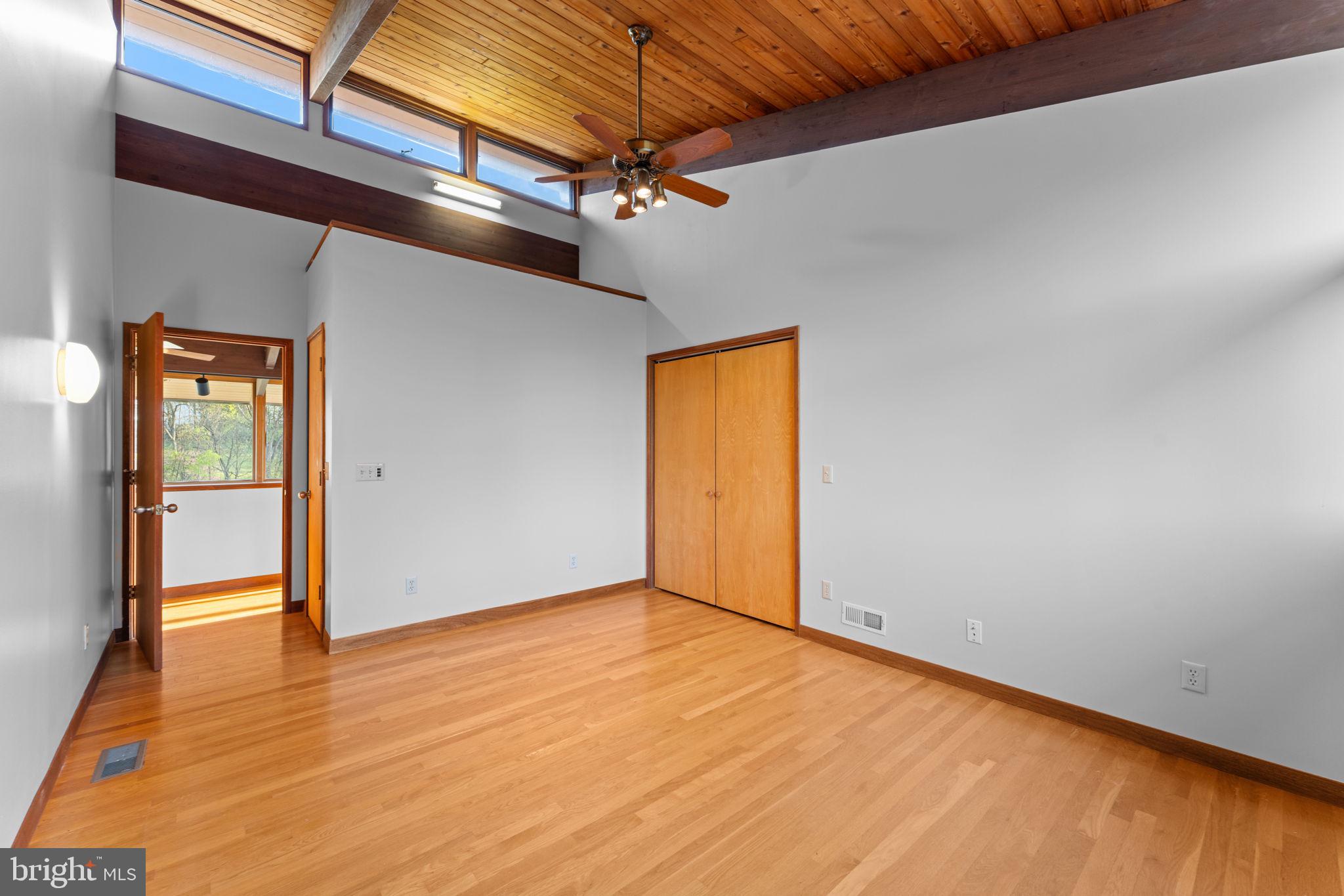 219 Tiger Valley Road Washington, VA 22747 - Photo 32 of 77 Bedroom #2 on upper level