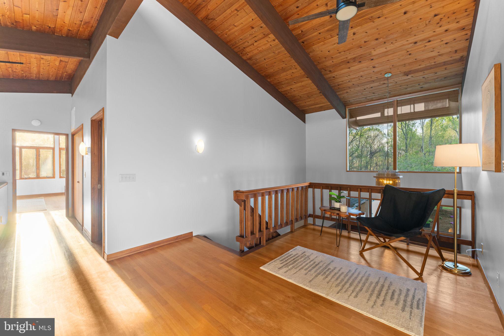 219 Tiger Valley Road Washington, VA 22747 - Photo 40 of 77 Loft open space