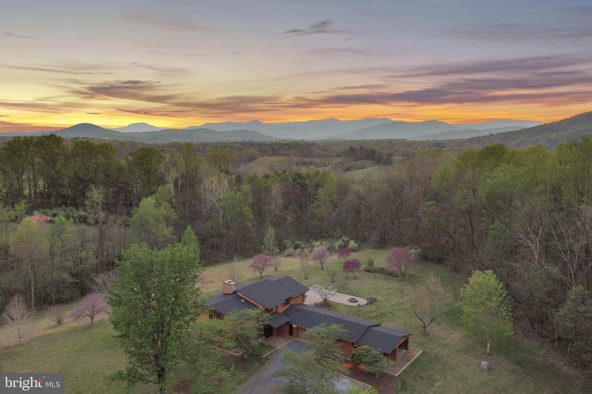 219 Tiger Valley Road Washington, VA 22747 - Photo 68 of 77 Killer sunrises every day