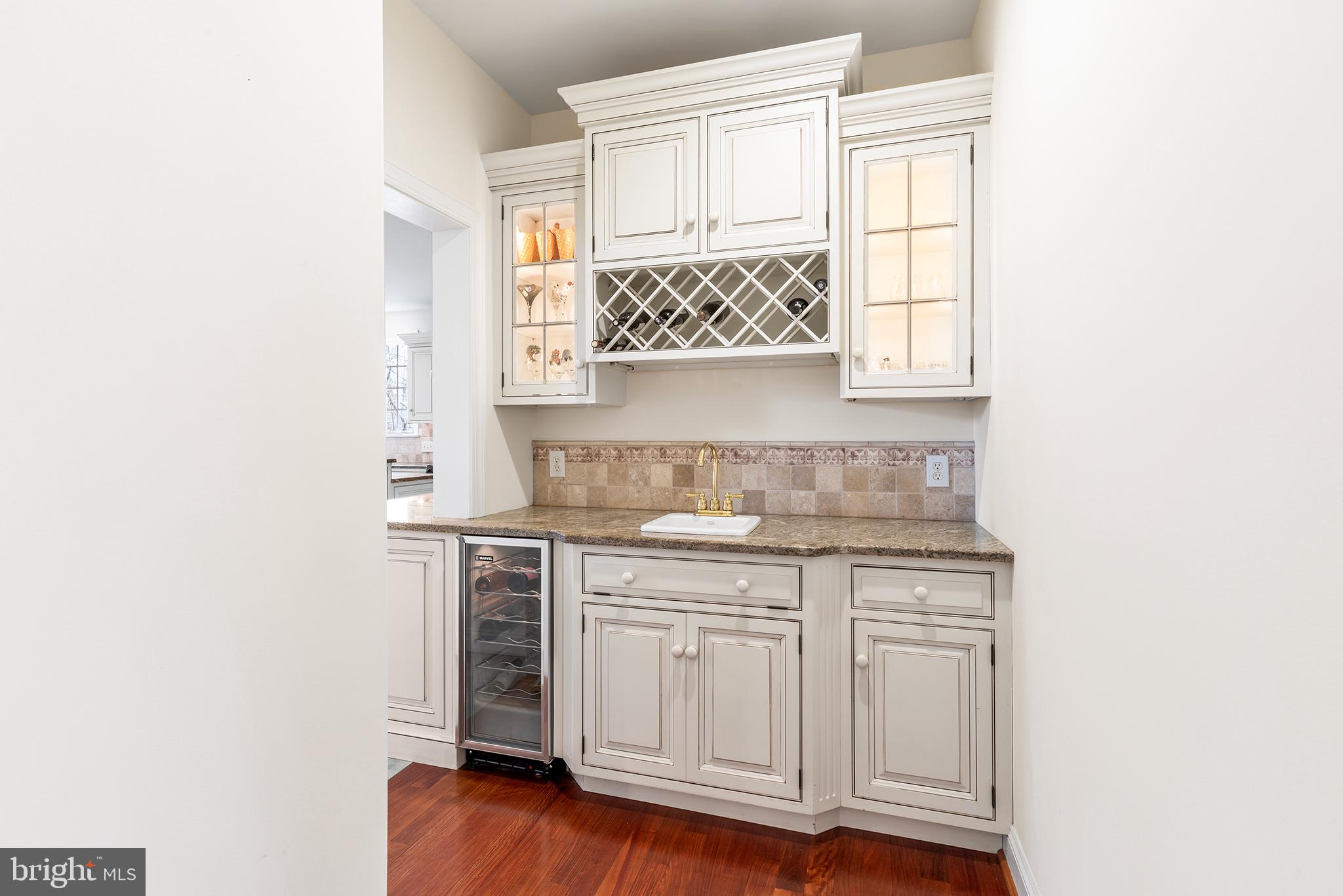 5 Mill Road Malvern, PA 19355 - Photo 11 of 53 butler pantry