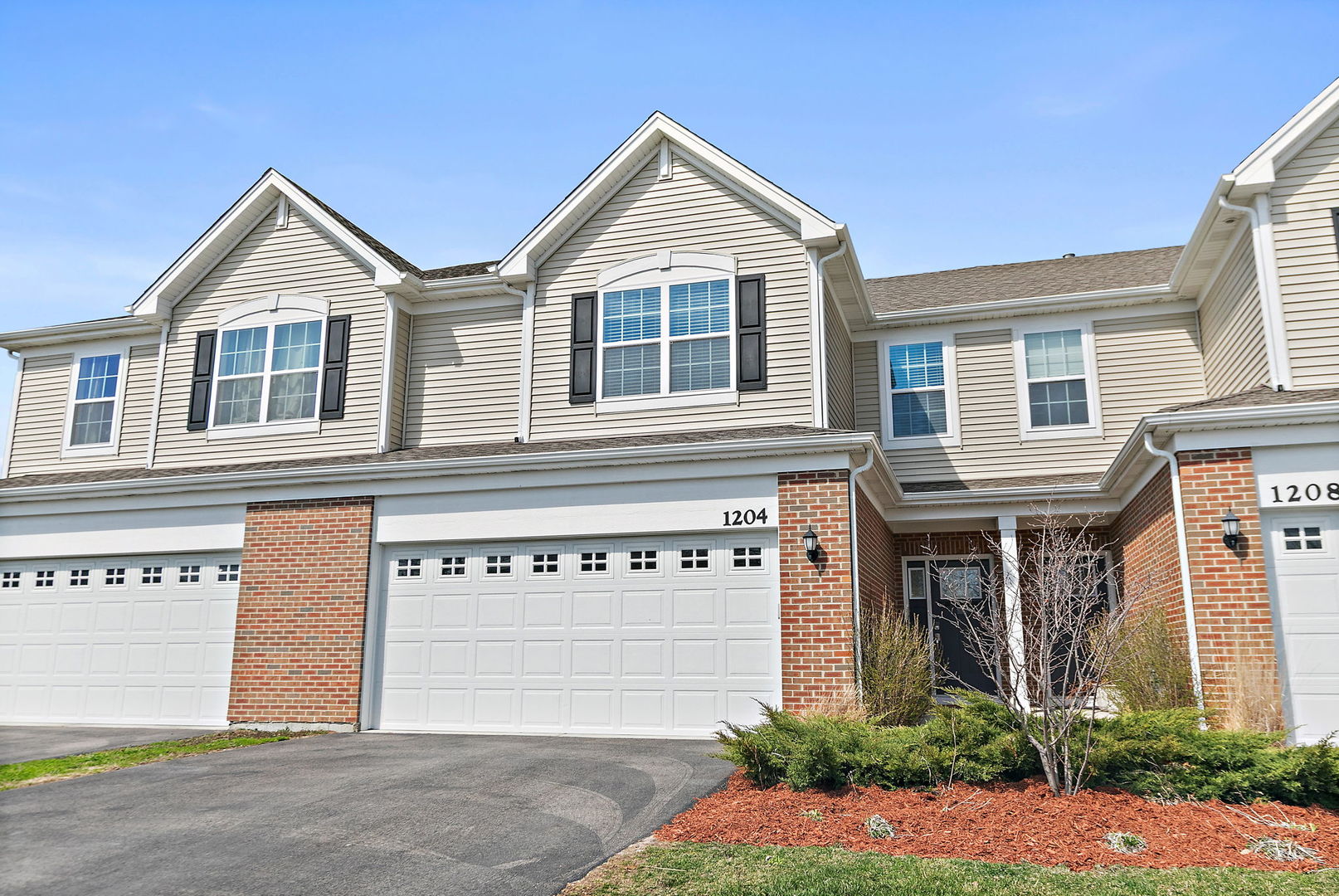 1204 Draper Road McHenry, IL 60050 - Photo 1 of 27