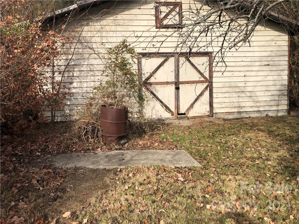 992 Flat Swamp Road Denton, NC 27239 - Photo 5 of 6