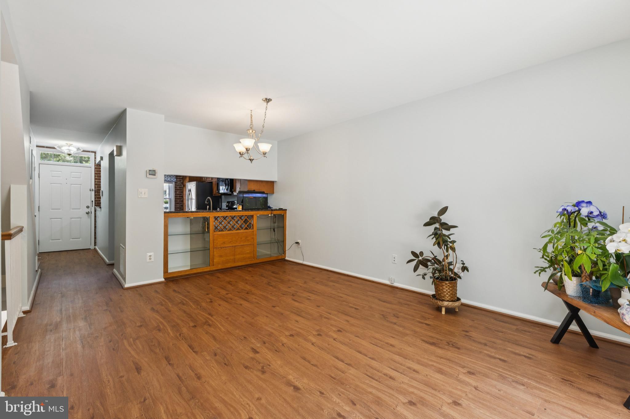 8485 Laurel Oak Drive Springfield, VA 22153 - Photo 12 of 40 a view of a room with kitchen and furniture