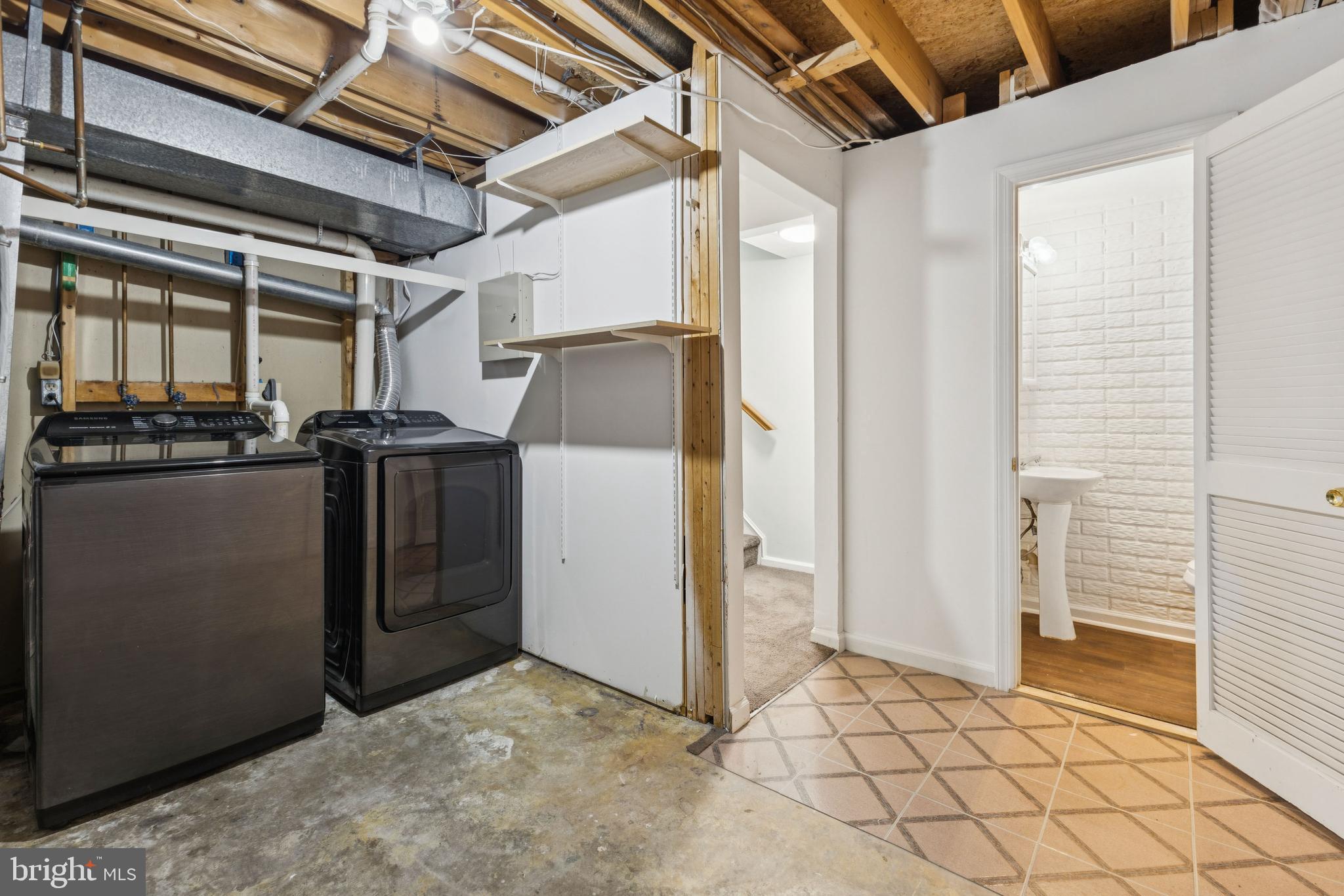 8485 Laurel Oak Drive Springfield, VA 22153 - Photo 29 of 40 a view of a storage & utility room