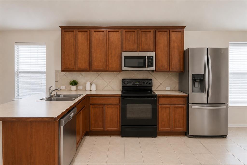14045 Rodeo Daze Drive Fort Worth, TX 76052 - Photo 10 of 38