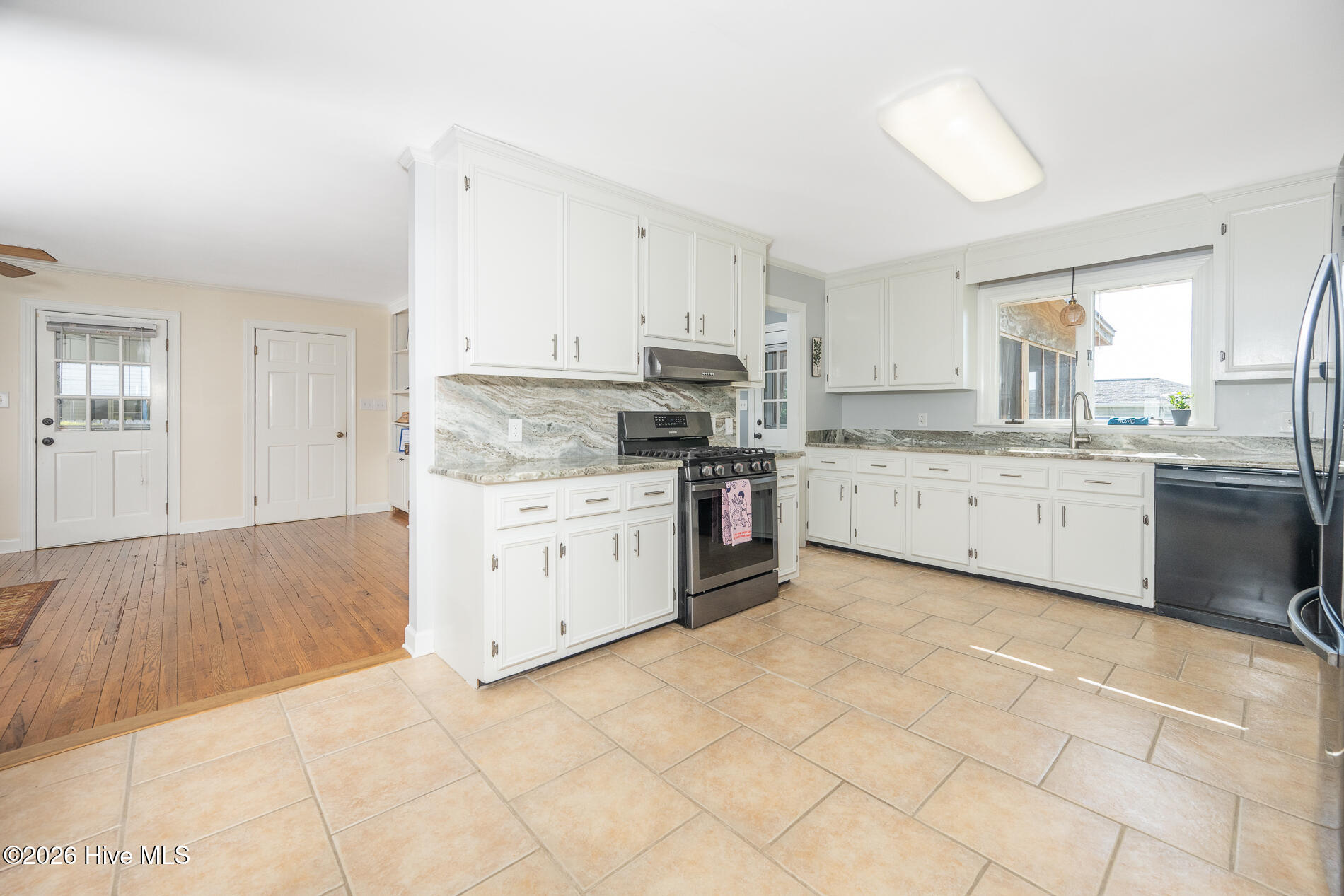 512 South Edenton Rd Street Hertford, NC 27944 - Photo 13 of 62 512 Edenton-18