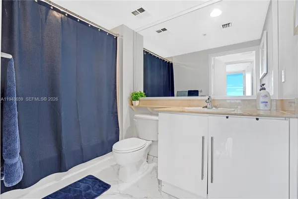 $3,200 | 335 South Biscayne Boulevard, Unit 4104, Miami, FL 33131
