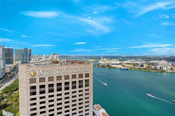 $3,200 | 335 South Biscayne Boulevard, Unit 4104, Miami, FL 33131
