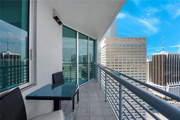 $3,200 | 335 South Biscayne Boulevard, Unit 4104, Miami, FL 33131