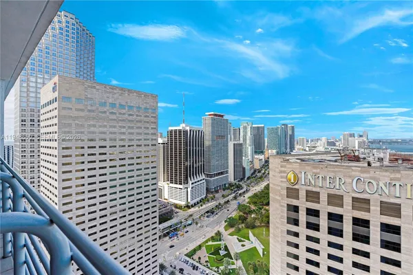$3,200 | 335 South Biscayne Boulevard, Unit 4104, Miami, FL 33131