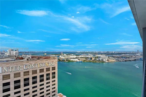 $3,200 | 335 South Biscayne Boulevard, Unit 4104, Miami, FL 33131
