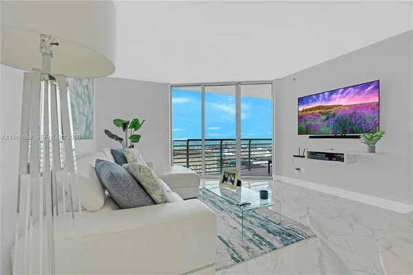 $3,200 | 335 South Biscayne Boulevard, Unit 4104, Miami, FL 33131