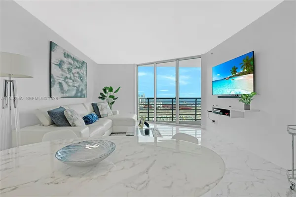 $3,200 | 335 South Biscayne Boulevard, Unit 4104, Miami, FL 33131