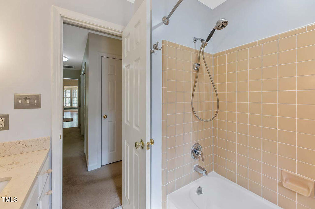 6444 Wynbrook Way Raleigh, NC 27612 - Photo 21 of 39 19