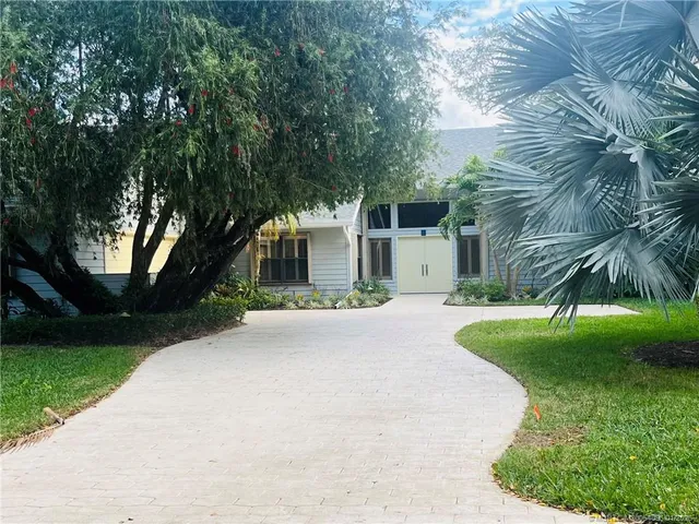 $5,500 | 8 Kingston Court, Stuart, FL 34996