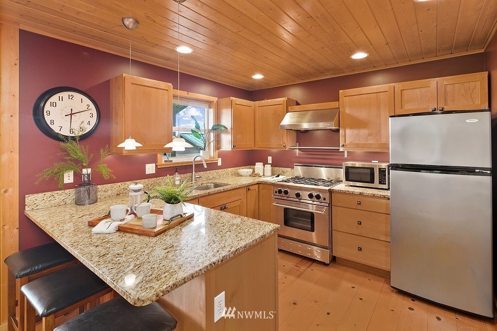 5282 East Harbor Road Freeland, WA 98249 - Photo 12 of 39