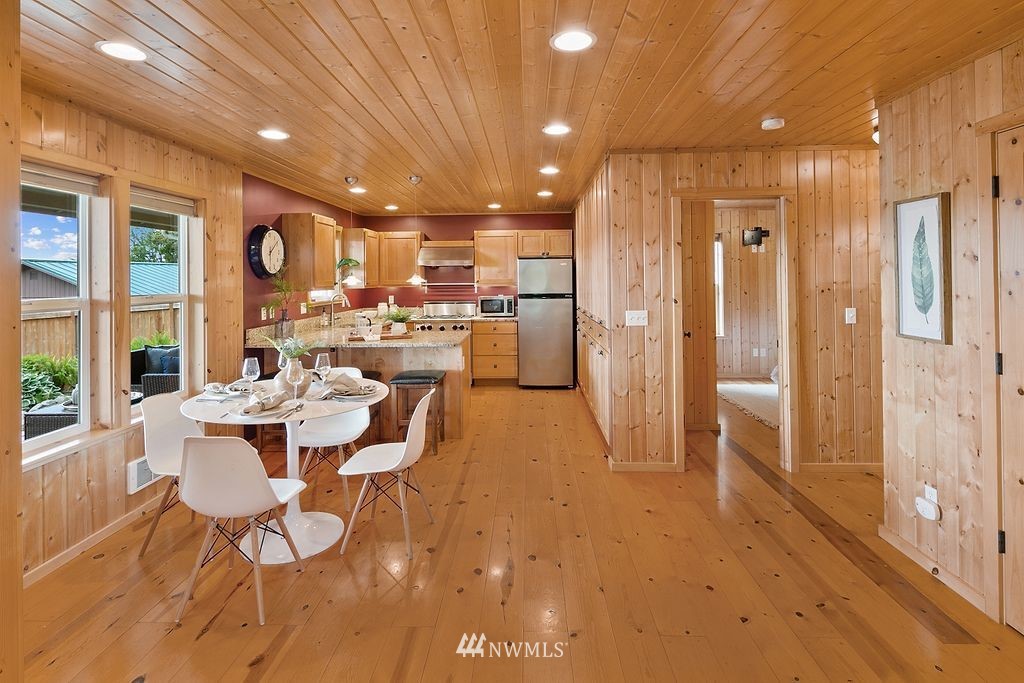5282 East Harbor Road Freeland, WA 98249 - Photo 13 of 39
