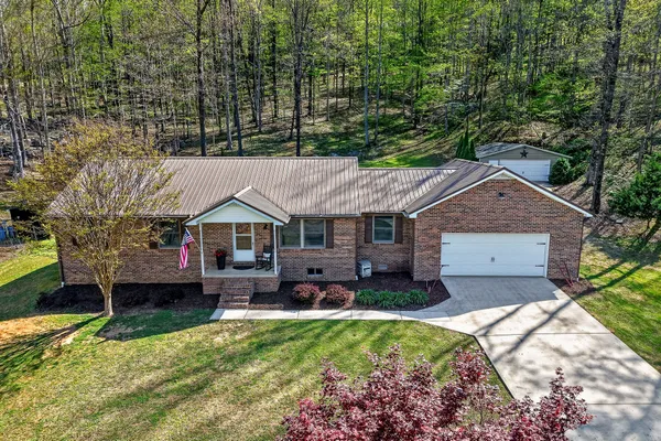 $559,900 | 747 Old County Farm Road, Spencer, TN 38585