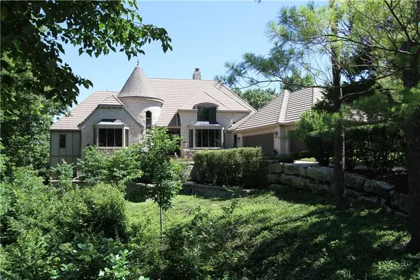 $2,575,000 | 10504 South Highland Lane, Olathe, KS 66061