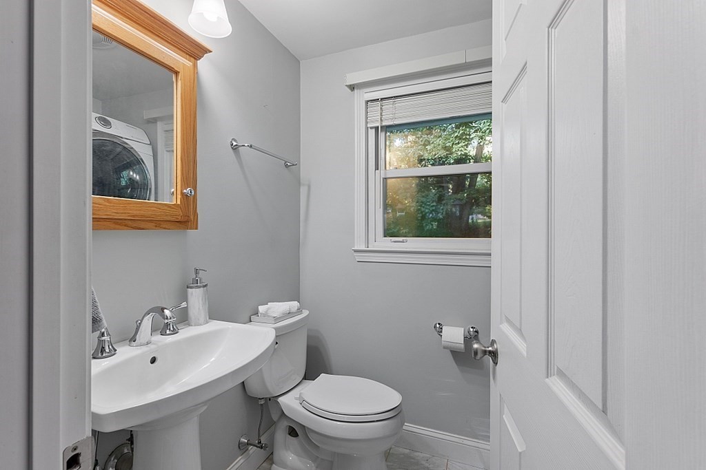 2 Muriel Road Chelmsford, MA 01824 - Photo 14 of 25