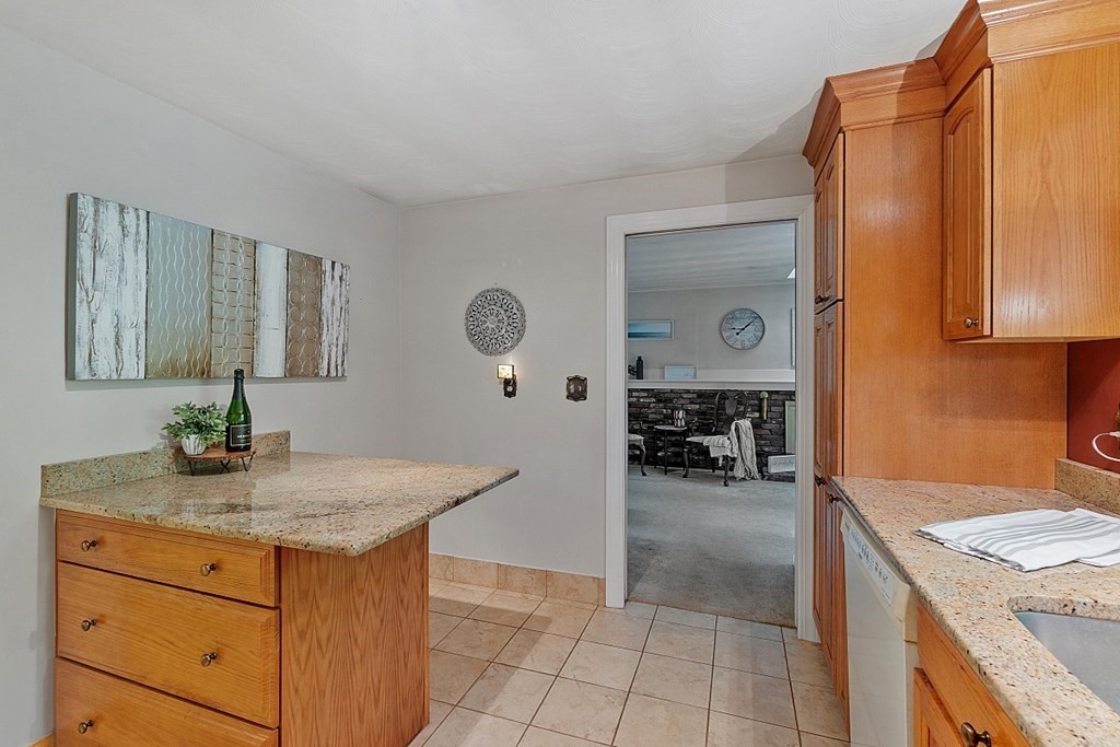 2 Muriel Road Chelmsford, MA 01824 - Photo 9 of 25