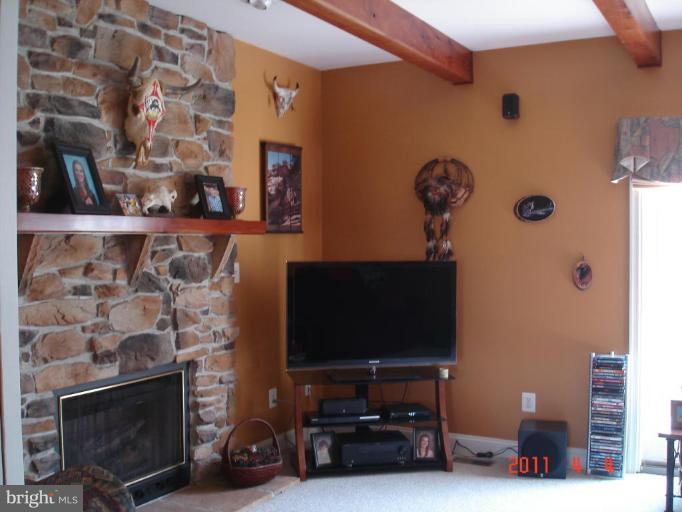 2318 Putnam Road Forest Hill, MD 21050 - Photo 13 of 30 Family Room