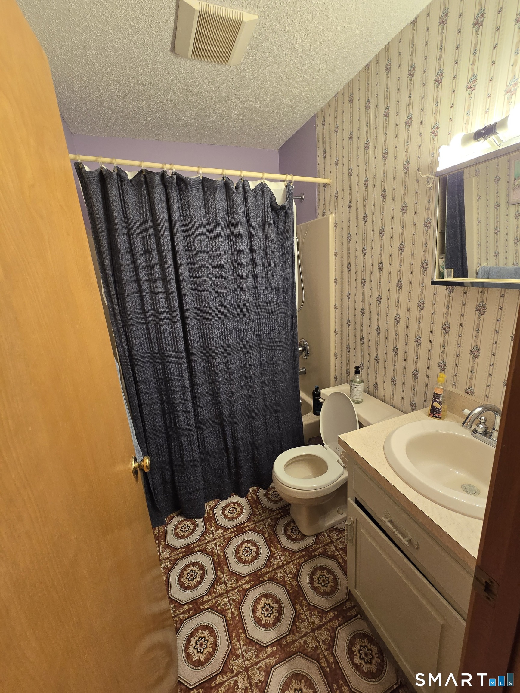 895 Matthews Street, Unit 50 Bristol, CT 06010 - Photo 6 of 8