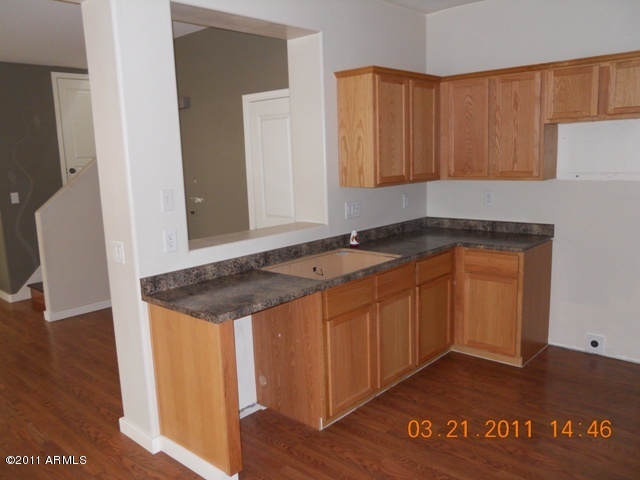 3925 South Rim Road Gilbert, AZ 85297 - Photo 8 of 20 kitchen2