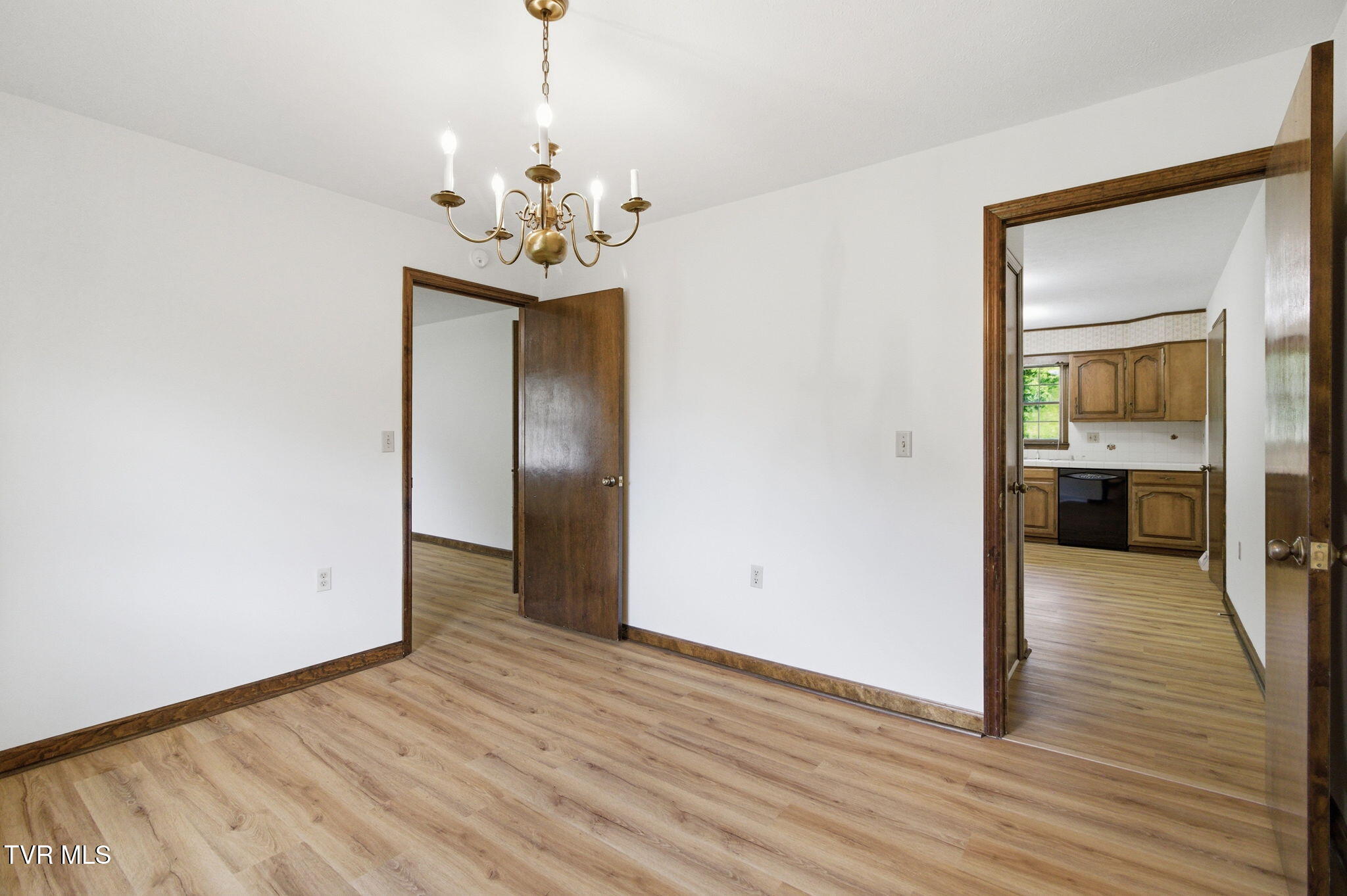 122 East Carters Valley Road Kingsport, TN 37665 - Photo 16 of 45 16-web-or-mls-DZ3A3890
