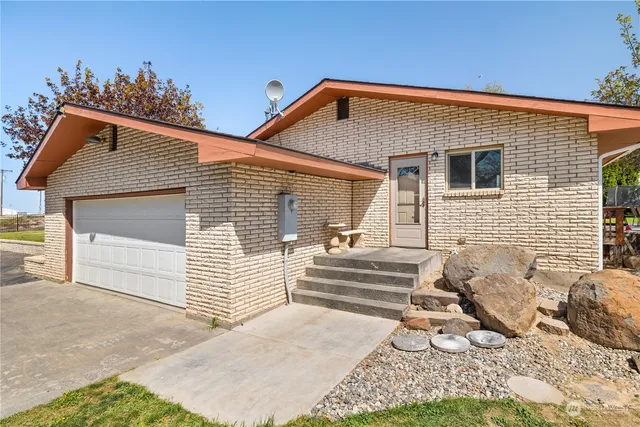 $630,000 | 1817 West Herman Road, Othello, WA 99344