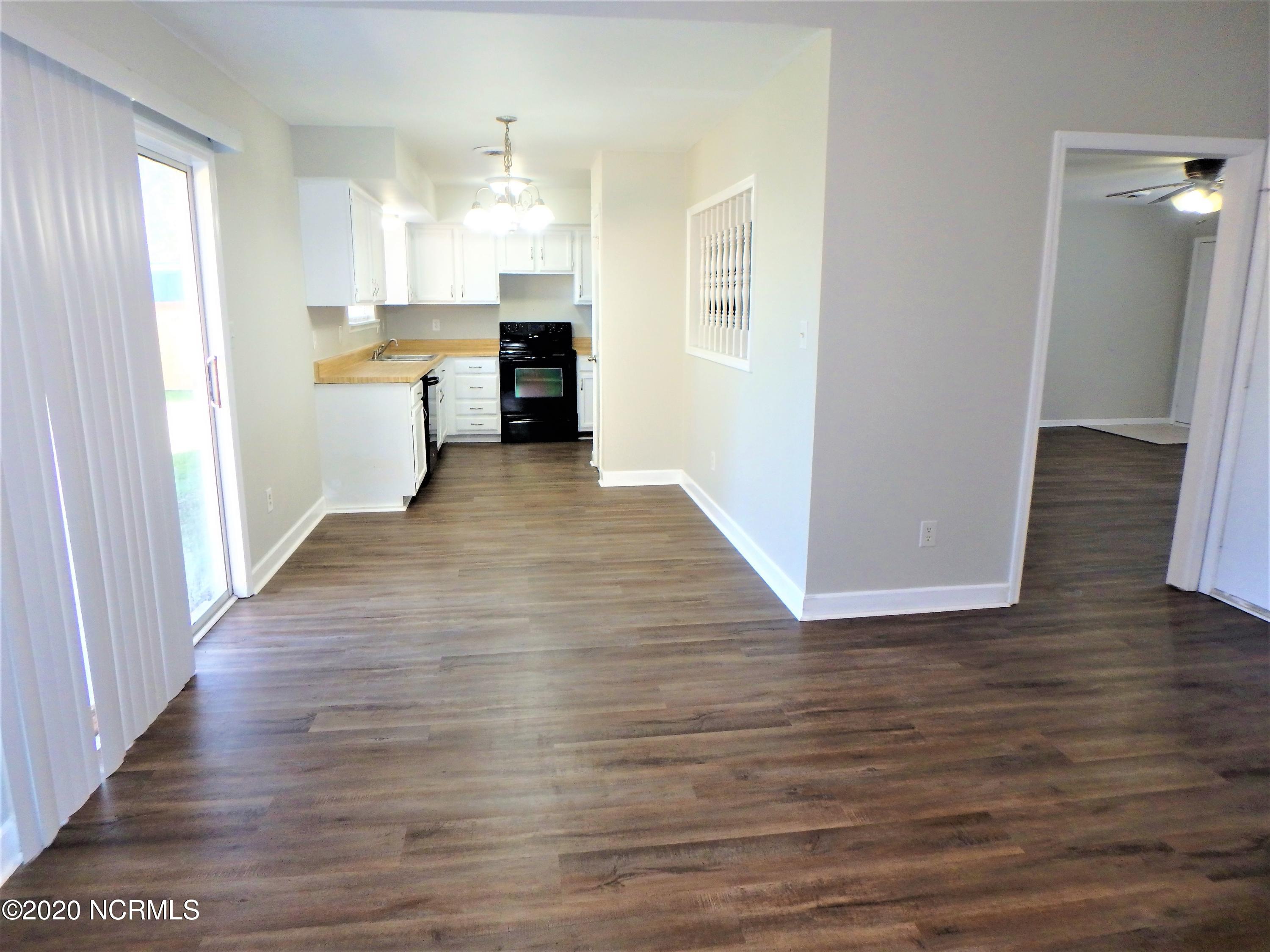 116 Winter Road Jacksonville, NC 28540 - Photo 8 of 24 1.8
