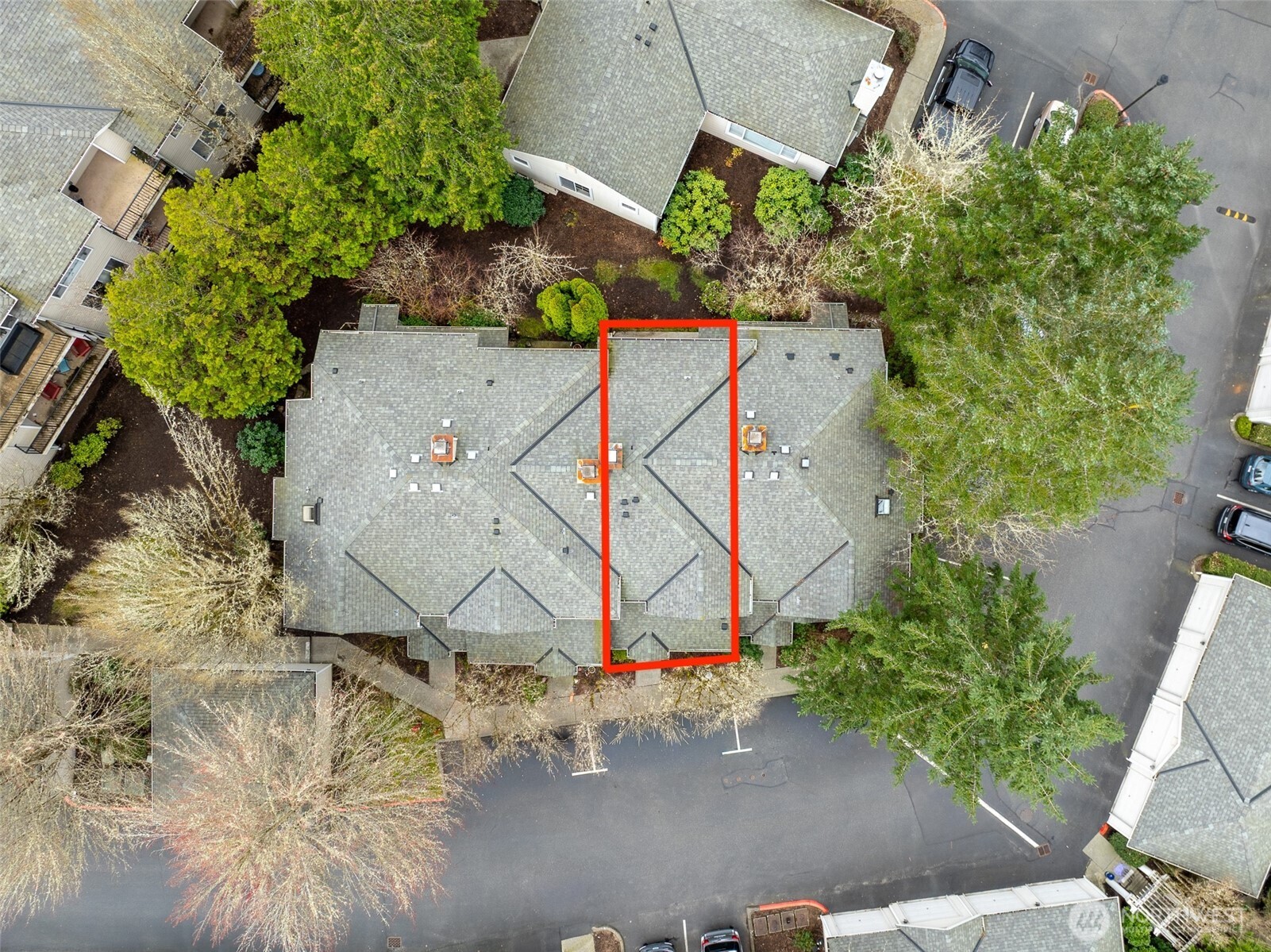 2300 Jefferson Avenue Northeast, Unit I137 Renton, WA 98056 - Photo 38 of 40 an aerial view of a house with a yard and a large tree