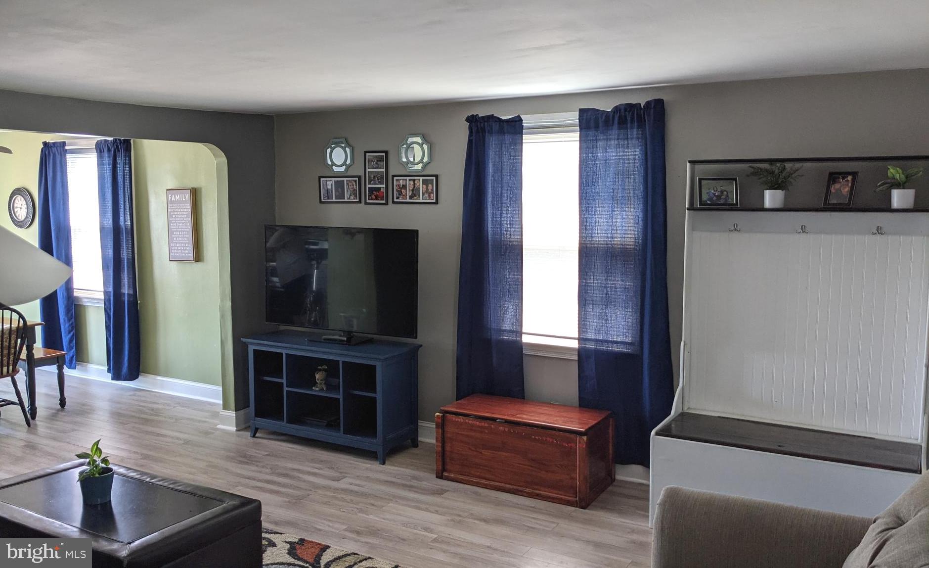 605 Darby Road Ridley Park, PA 19078 - Photo 5 of 34 Living room
