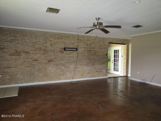 2216 Weeks Island Road New Iberia, LA 70560 - Photo 11 of 16 IMG_8360
